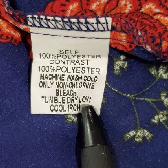 Paper Moon Medium Navy Floral Top - Picture 9 of 10